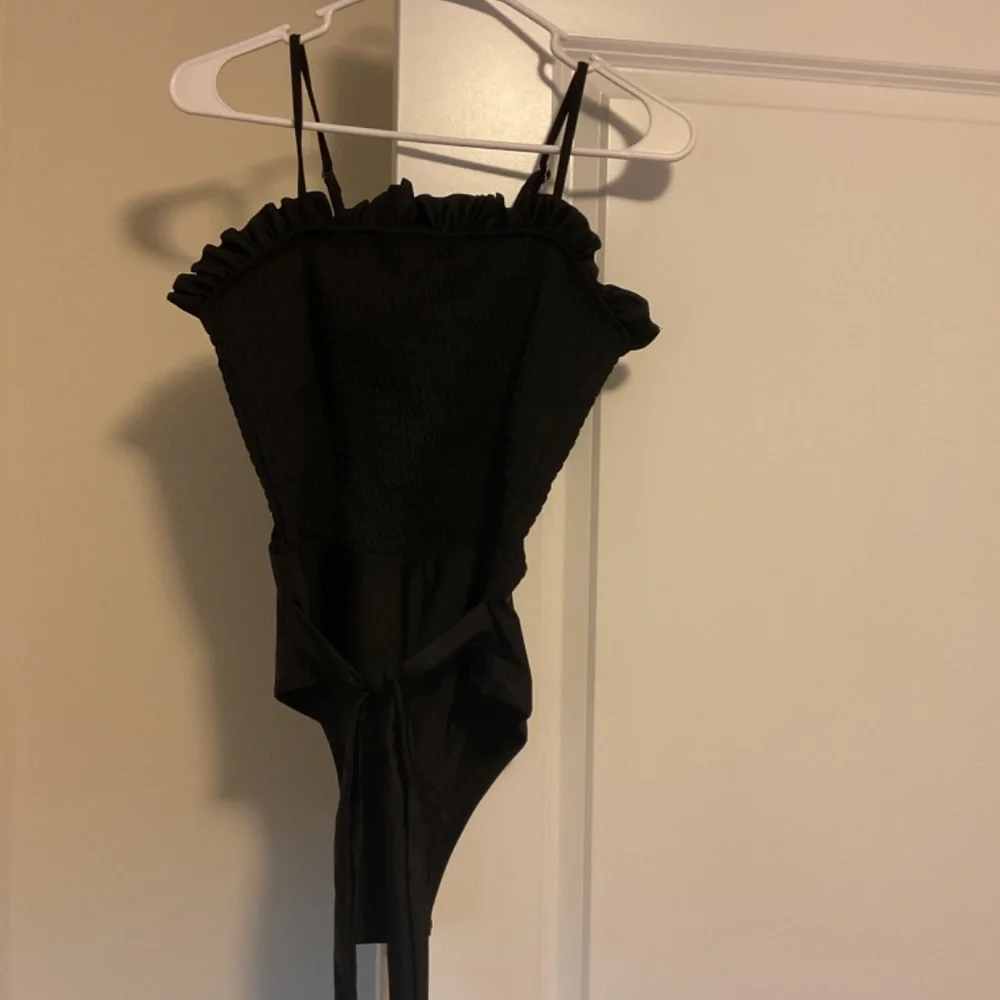 Bathing suit - Picture 2 of 3